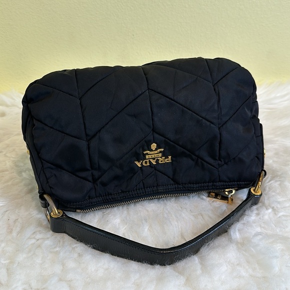💯 Authentic Prada Tessuto Nylon Chevron Quilted Shoulder Bag Black🍀 - Picture 10 of 15